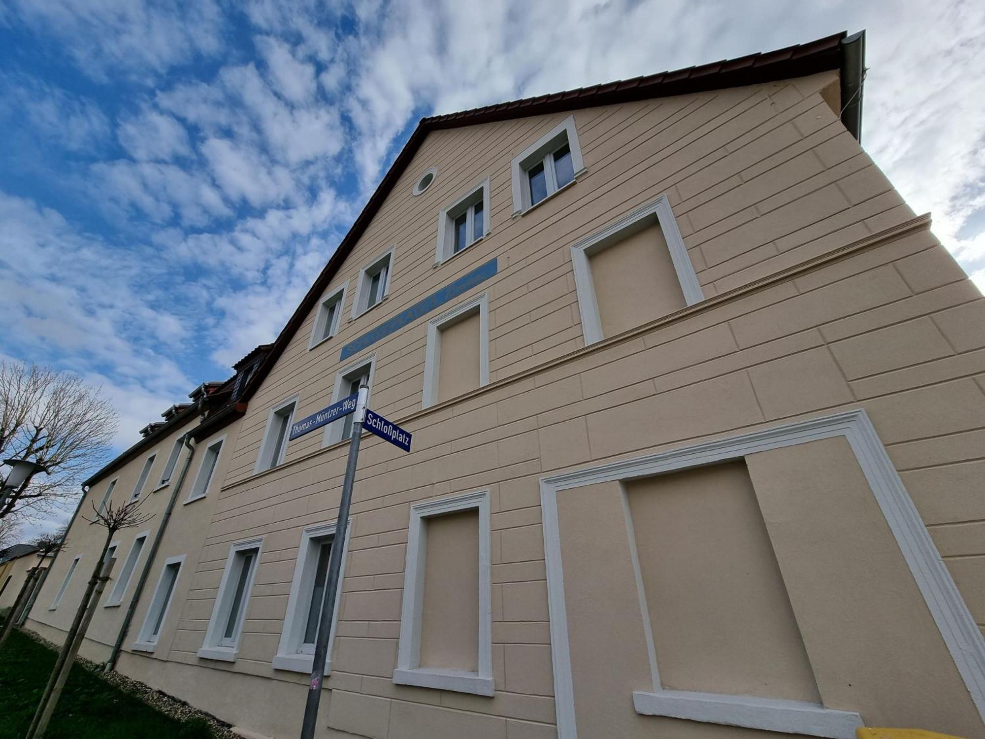 Hotel Burg Wanzleben エクステリア 写真