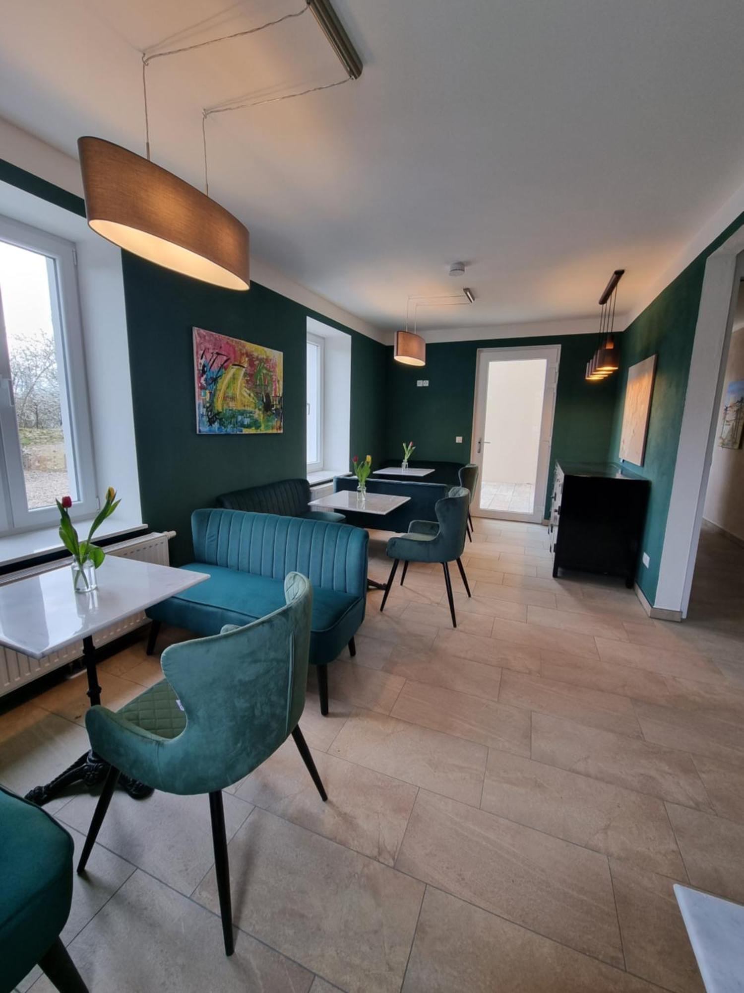 Hotel Burg Wanzleben エクステリア 写真